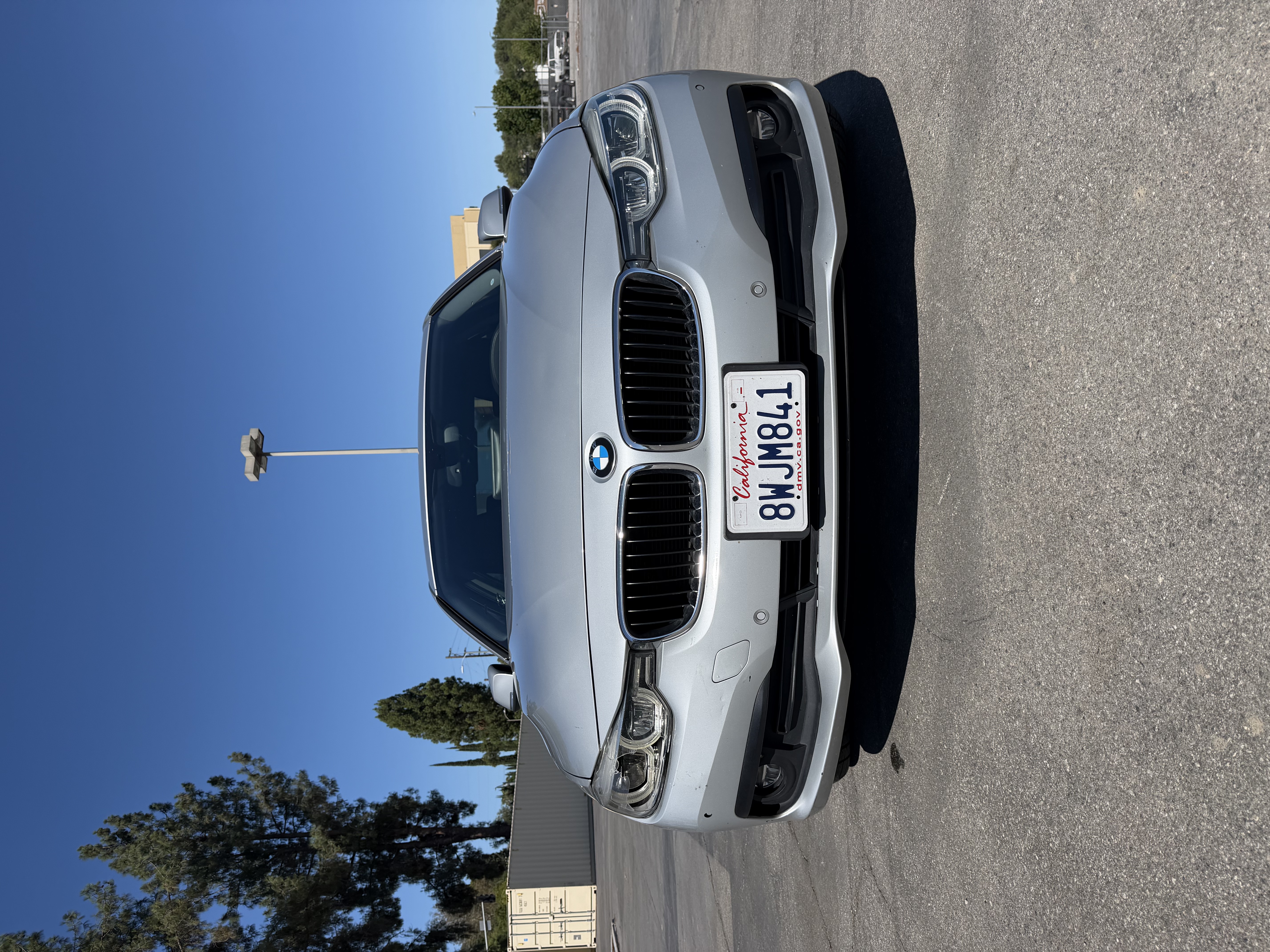 Used 2018 BMW 320i Sedan RWD image 4