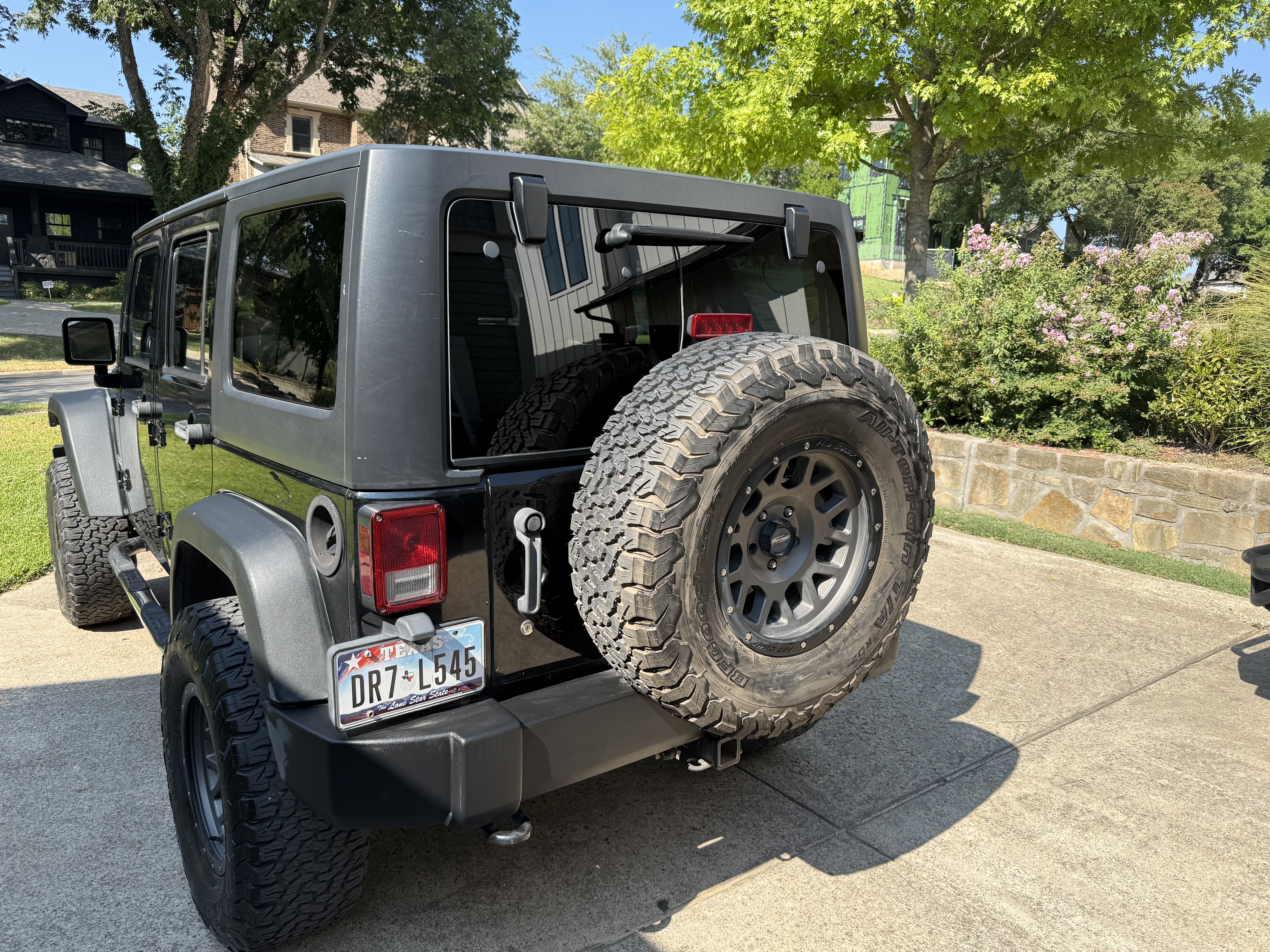 Used 2011 Jeep Wrangler Unlimited Sport w/ Trailer Tow Group AWD/4WD image 4
