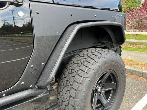Used 2013 Jeep Wrangler Rubicon w/ PWR Convenience Group AWD/4WD image 12