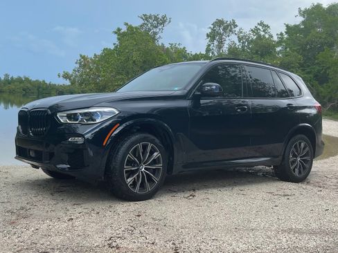 Used 2020 BMW X5 M50i w/ Executive Package image 14