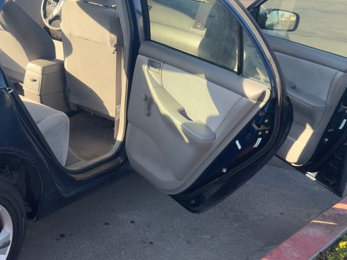 Used 2005 Toyota Corolla CE image 9