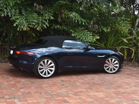 Used 2014 Jaguar F-TYPE S image 17