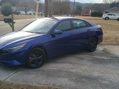 Used 2023 Hyundai Elantra SEL image 5