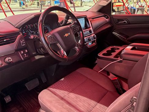 Used 2018 Chevrolet Suburban LS w/ Enhanced Driver Alert Package RWD image 11