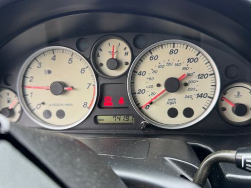 Used 2003 MAZDA MX-5 Miata LS image 11