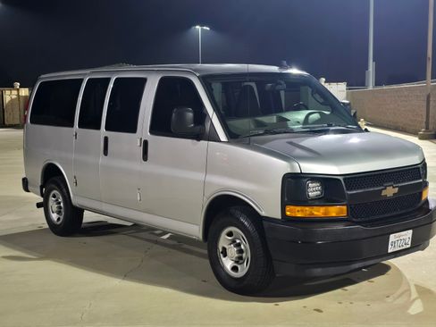 Used 2017 Chevrolet Express 2500 LS image 5