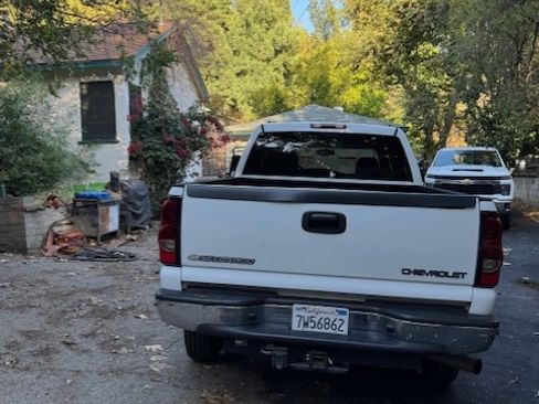 Used 2005 Chevrolet Silverado 2500 LS w/ Heavy-Duty Power Package image 2