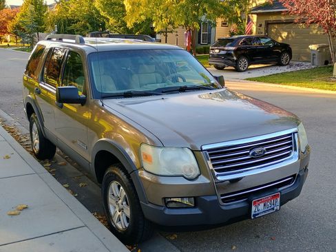 Used 2006 Ford Explorer XLT image 22