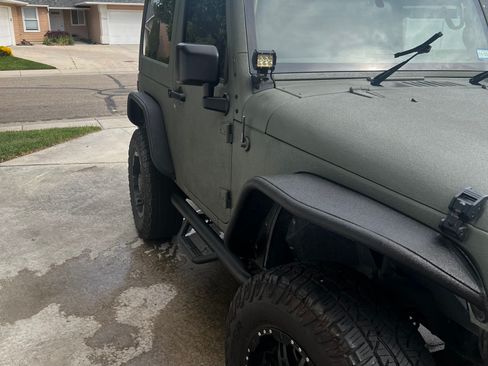 Used 2015 Jeep Wrangler Sport w/ Connectivity Group AWD/4WD image 4