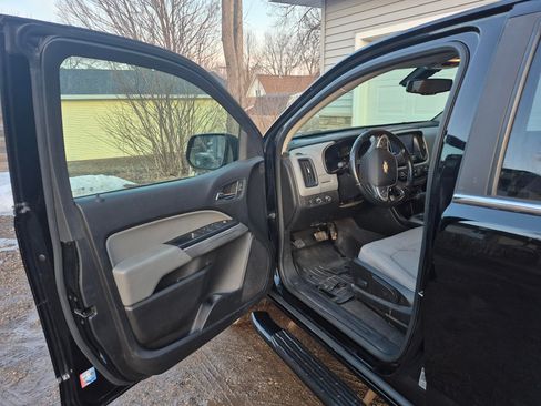 Used 2019 Chevrolet Colorado LT image 6