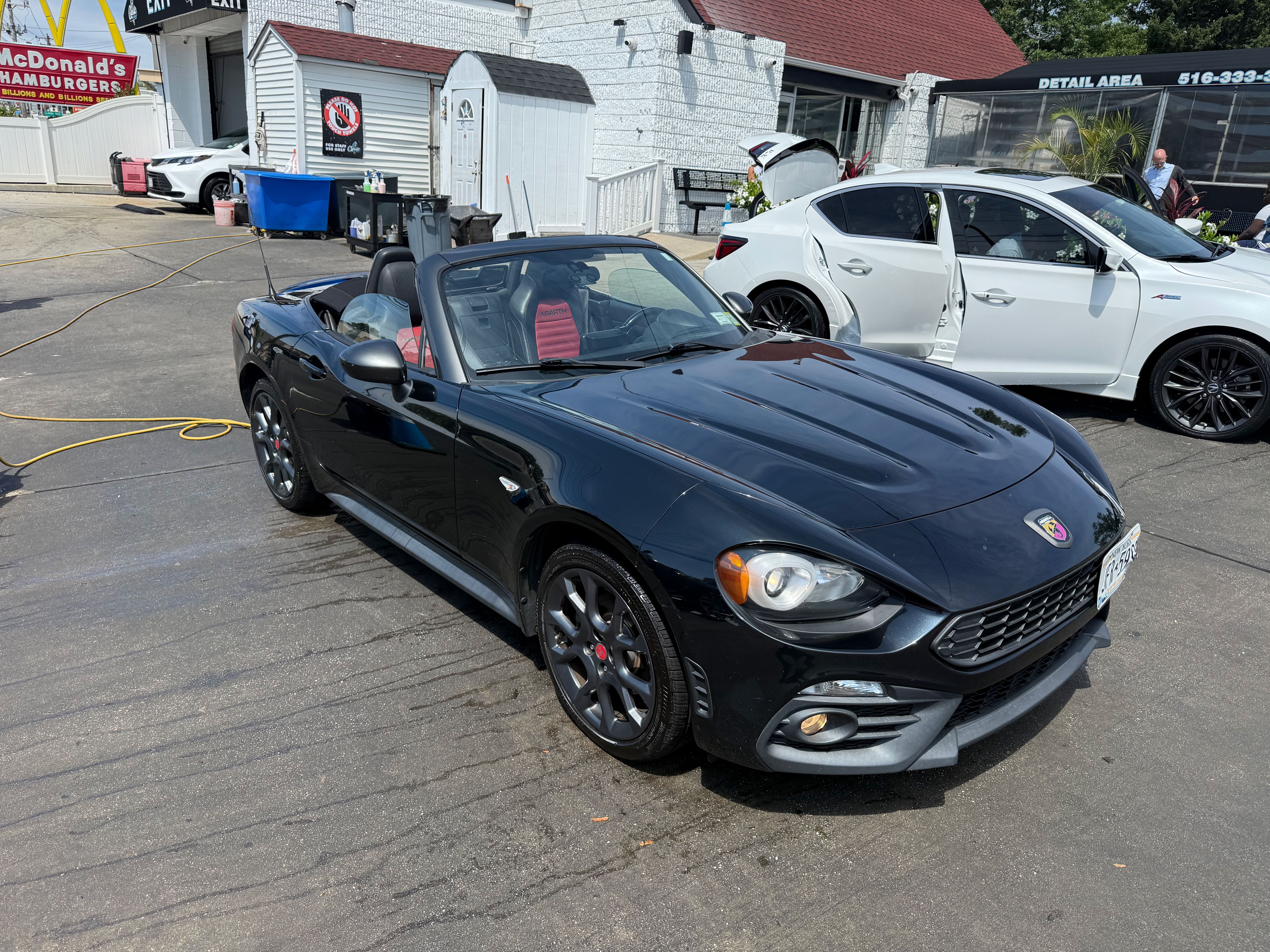 Used 2018 FIAT 124 Spider Abarth RWD image 11