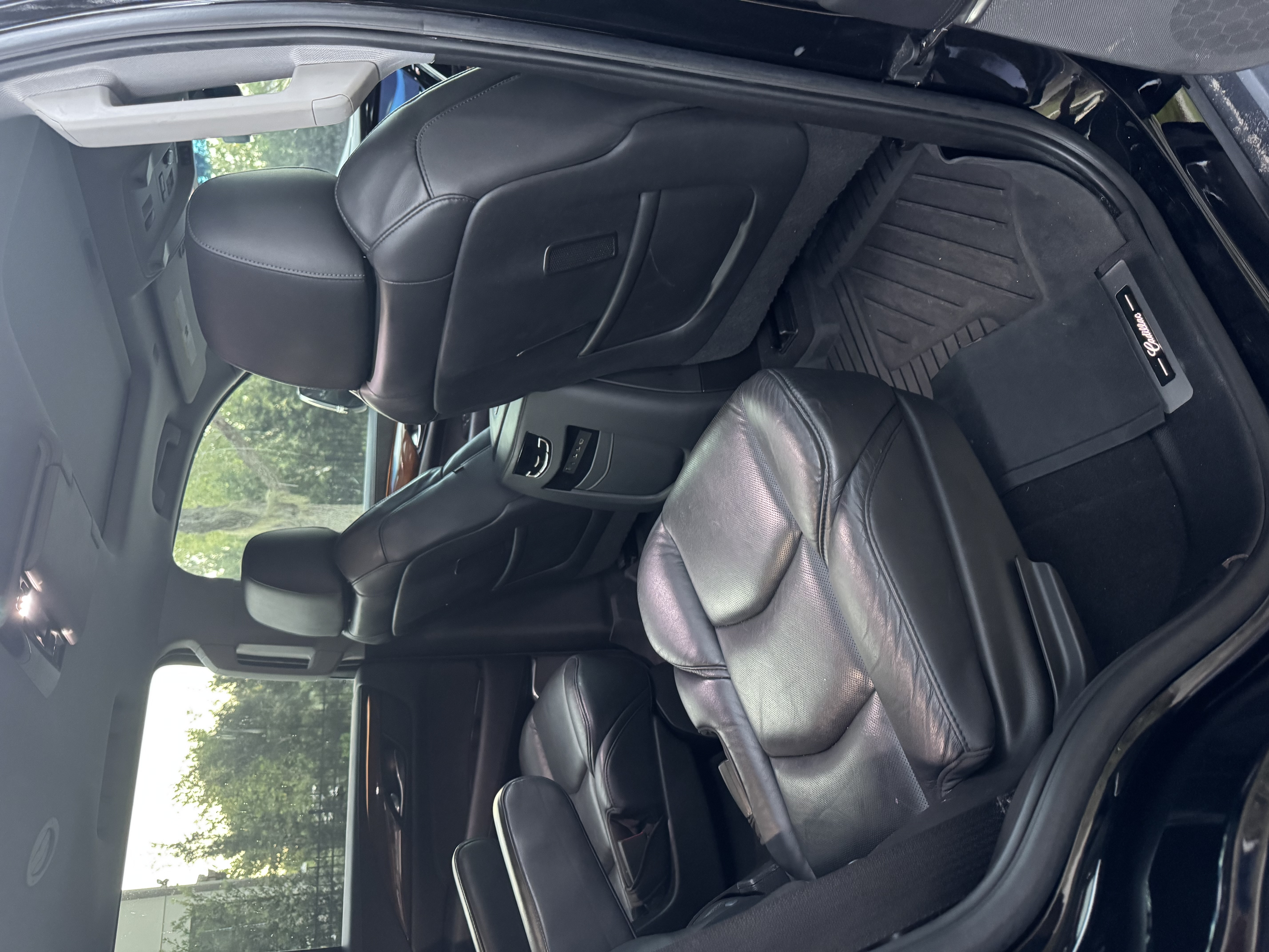 Used 2019 Cadillac Escalade Luxury RWD image 17