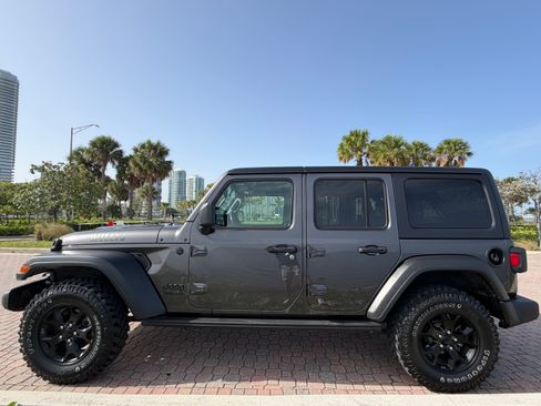 Used 2021 Jeep Wrangler Unlimited Sport AWD/4WD image 8