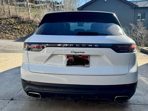 Used 2021 Porsche Cayenne E-Hybrid image 2