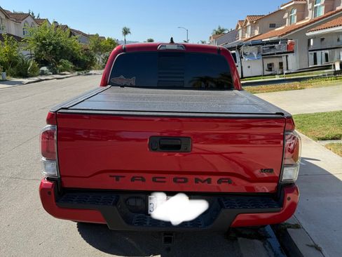 Used 2022 Toyota Tacoma TRD Sport image 8