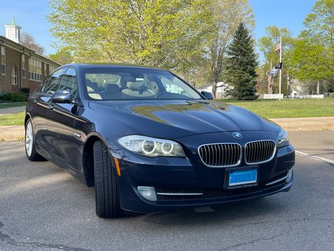 Used 2011 BMW 535i Sedan RWD image 2