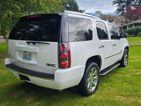 Used 2010 GMC Yukon Denali image 4