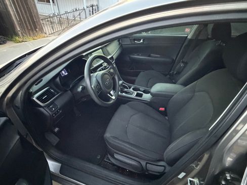 Used 2018 Kia Optima LX w/ 17" Alloy Wheels Package image 4