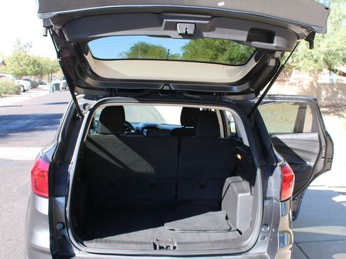 Used 2019 Ford Escape SE image 5