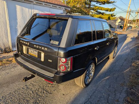 Used 2010 Land Rover Range Rover HSE image 8