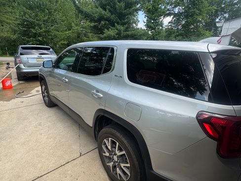 Used 2020 GMC Acadia SLE FWD image 9