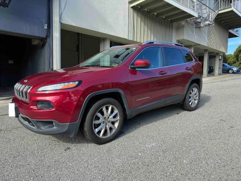 Used 2016 Jeep Cherokee Limited image 2