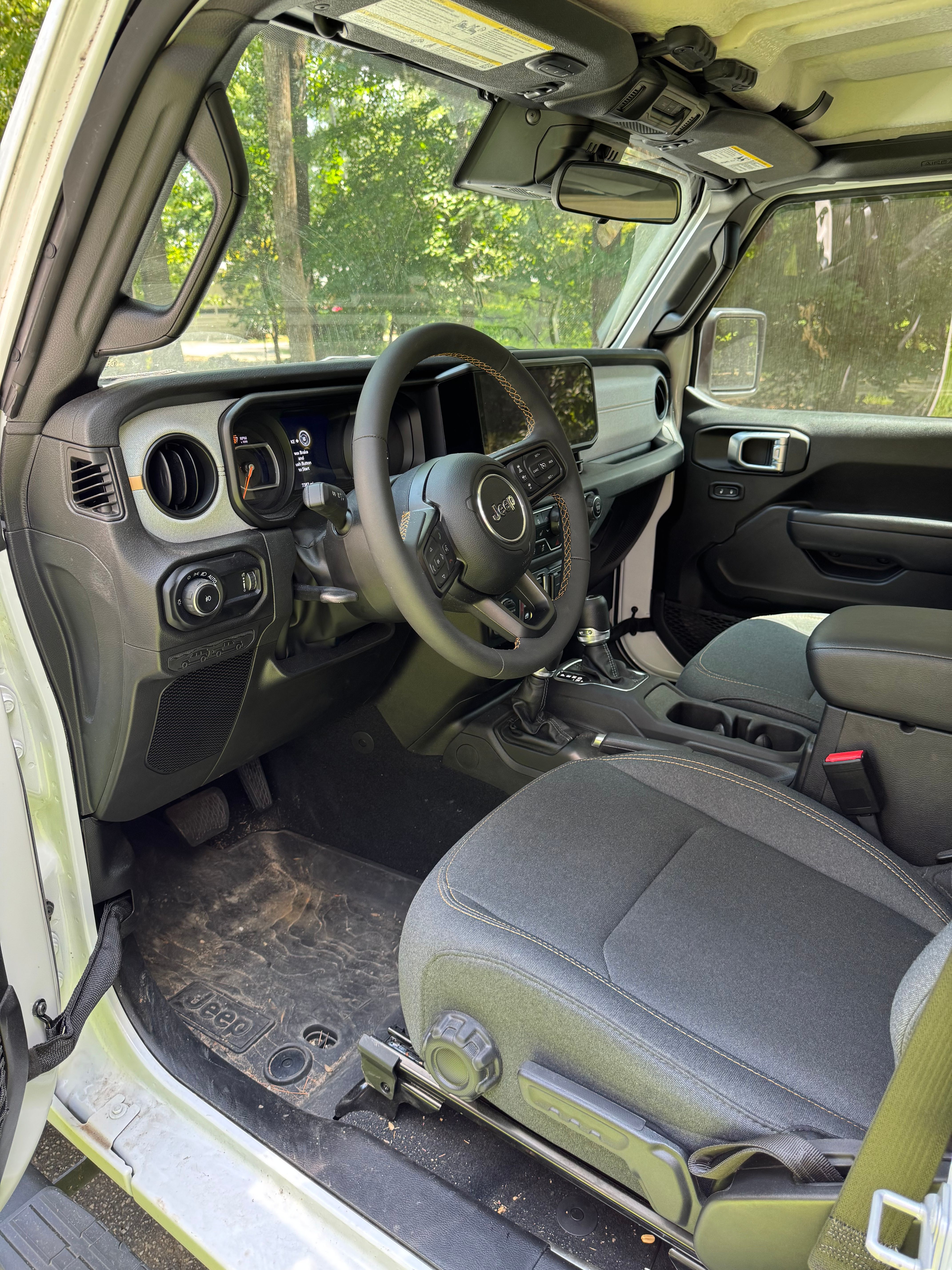 Used 2024 Jeep Wrangler Sport AWD/4WD image 11