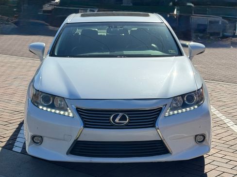 Used 2014 Lexus ES 300h image 9
