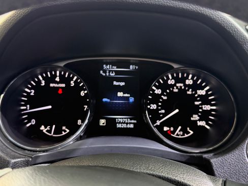 Used 2015 Nissan Rogue SL w/ SL Premium Package FWD image 13