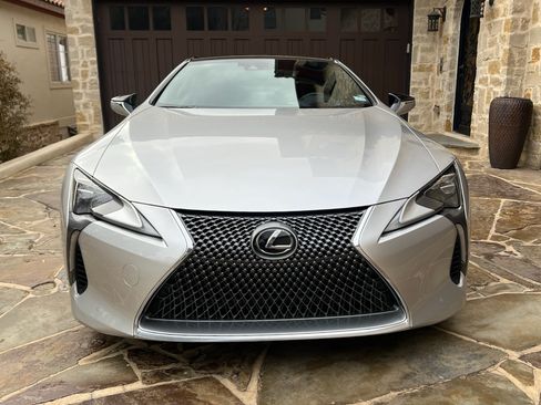 Used 2018 Lexus LC 500 Coupe w/ Performance Package image 2