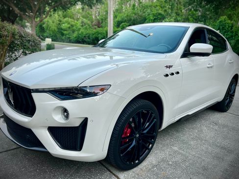 Used 2019 Maserati Levante Trofeo image 1