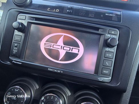 Used 2015 Scion tC image 17