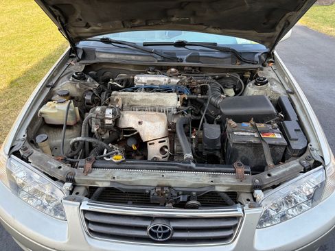 Used 2000 Toyota Camry CE image 13