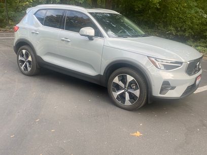 Used 2024 Volvo XC40 B5 Plus