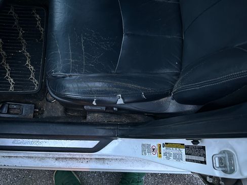Used 2011 Toyota Camry SE FWD image 17