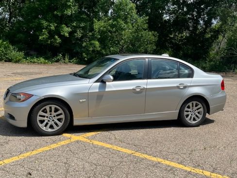 Used 2007 BMW 328i Sedan image 2