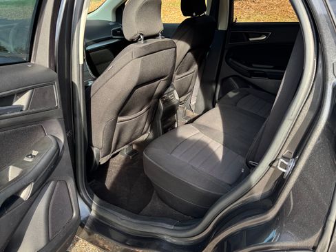 Used 2019 Ford Edge SE w/ SE Fleet Driver's Package FWD image 6