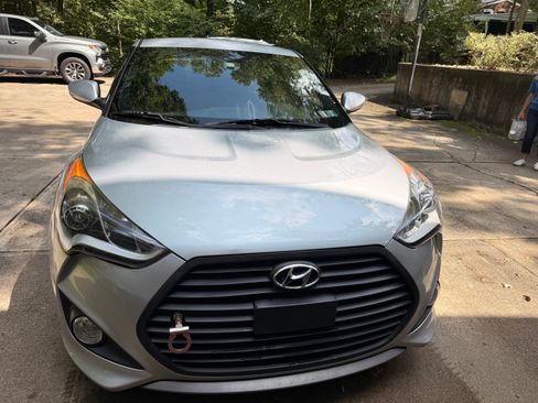 Used 2016 Hyundai Veloster Turbo FWD image 5