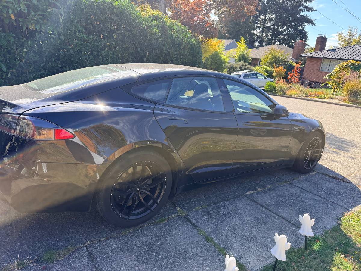 Used 2022 Tesla Model S Standard Range AWD/4WD image 4