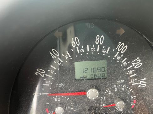 Used 2005 Volkswagen Beetle GLS FWD image 11