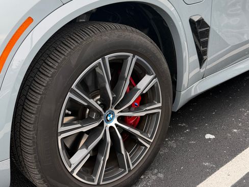 Used 2025 BMW X5 xDrive50e w/ M Sport Package image 8