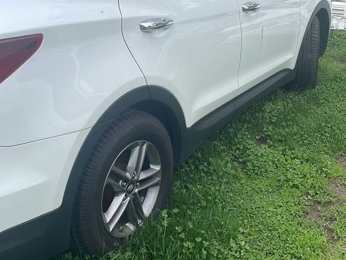 Used 2017 Hyundai Santa Fe Sport AWD/4WD image 2