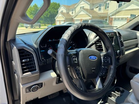 Used 2018 Ford F250 XL w/ Power Equipment Group AWD/4WD image 11