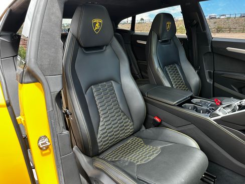 Used 2020 Lamborghini Urus AWD/4WD image 8