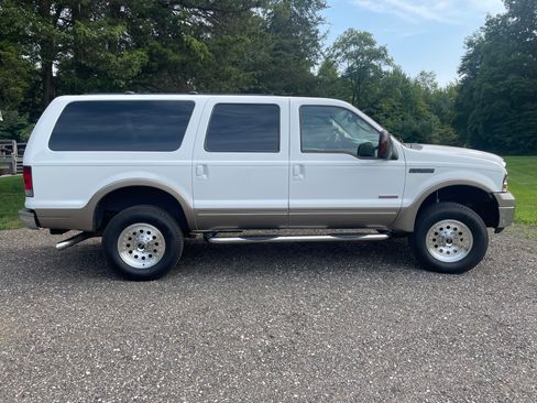 Used 2005 Ford Excursion Eddie Bauer image 9