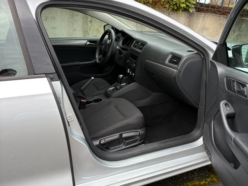 Used 2015 Volkswagen Jetta SE image 9