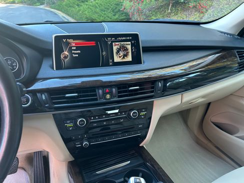 Used 2015 BMW X5 xDrive50i image 25