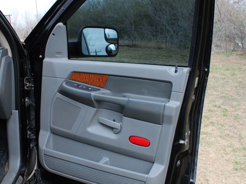 Used 2006 Dodge Ram 3500 Truck SLT image 11