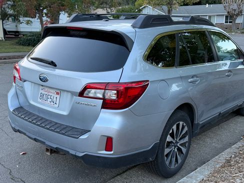 Used 2015 Subaru Outback 2.5i Limited image 4