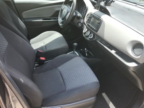 Used 2017 Toyota Yaris LE image 2